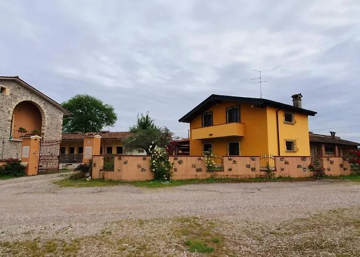 Valle Segreta 明乔河畔的瓦雷奇奥